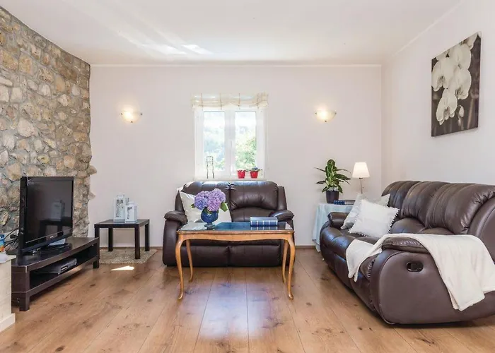 In Lovranska Draga Mit Grossem Kamin By Interhome Holiday home