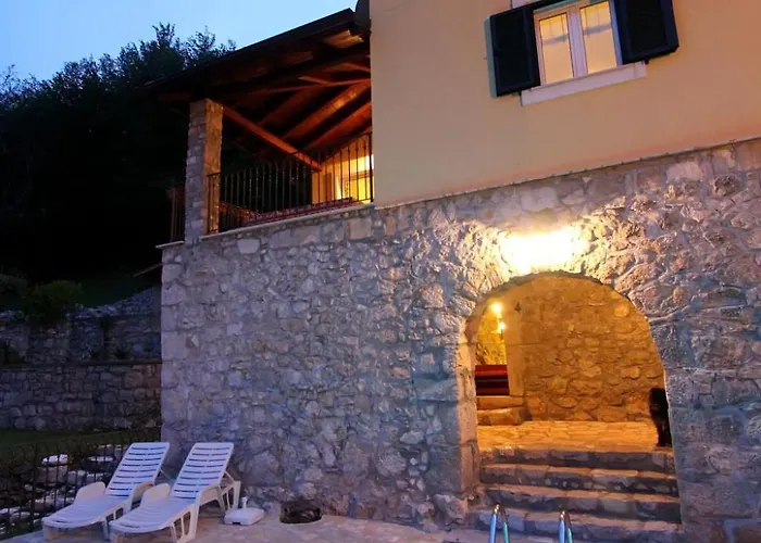 In Lovranska Draga Mit Grossem Kamin By Interhome